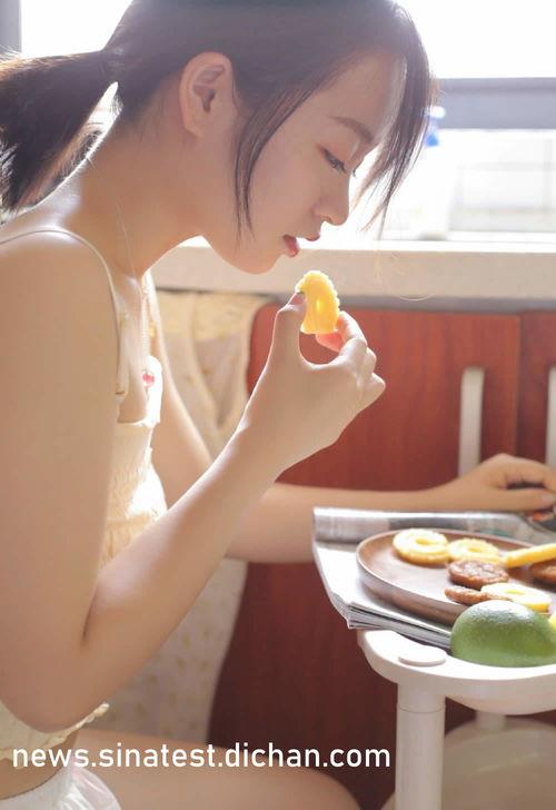 美女脱内裤的视频,揭秘美女脱内裤的瞬间魅力