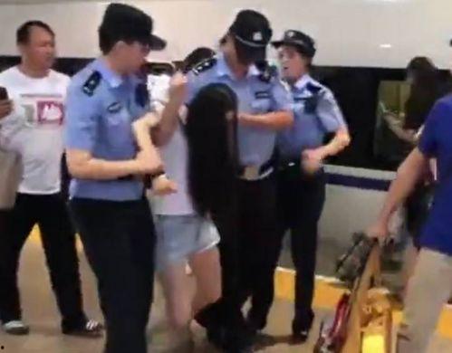 逮捕女老赖视频,正义终将战胜赖账