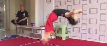后手翻视频,跟随视频轻松掌握平衡与旋转之美