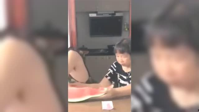 最新吃瓜爆料母亲与儿子,一场意外的情感纠葛揭秘