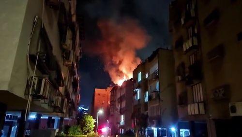 着火视频,火光冲天！惊心动魄的火灾现场瞬间