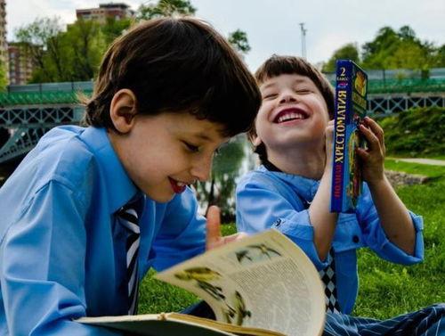 幼儿园打预防针视频,温馨视频传递健康知识