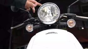 电动车前大灯罩拆视频