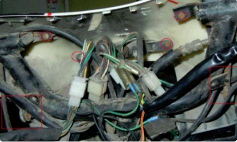 电动车前大灯罩拆视频