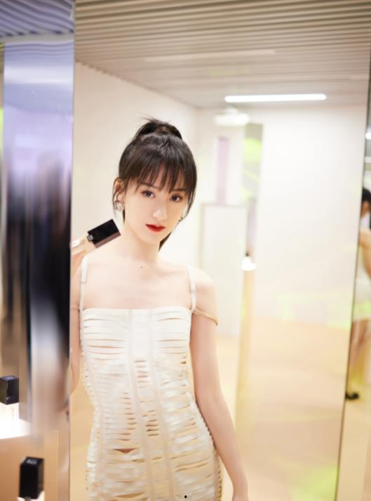 吃瓜爆料博主肖战杨紫是真的吗,吃瓜博主爆料，真相究竟如何？