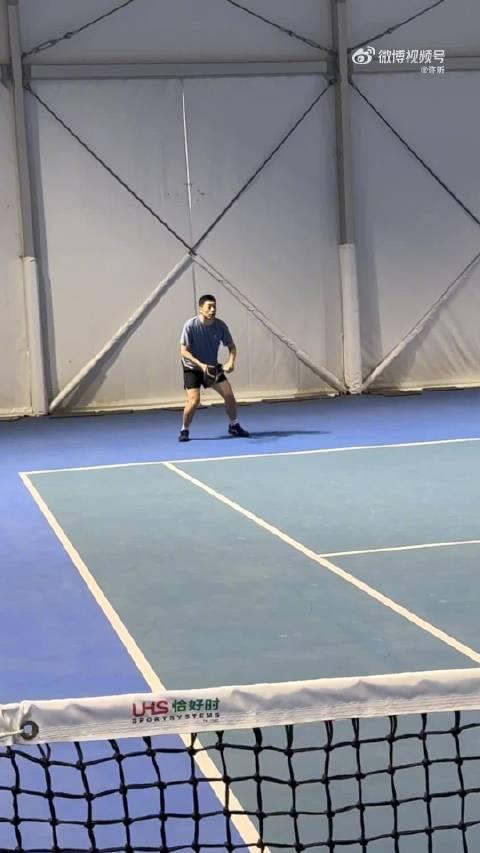 网球的视频,激情对决，挥拍飞扬