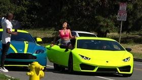 开豪车恶搞拜金女视频