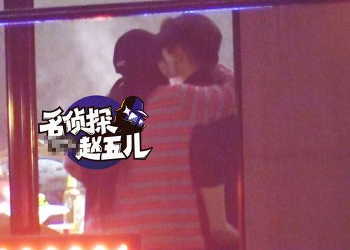 热吻摸胸视频,揭秘热吻摸胸视频背后的秘密